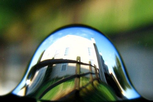 A Droplet Upside Down